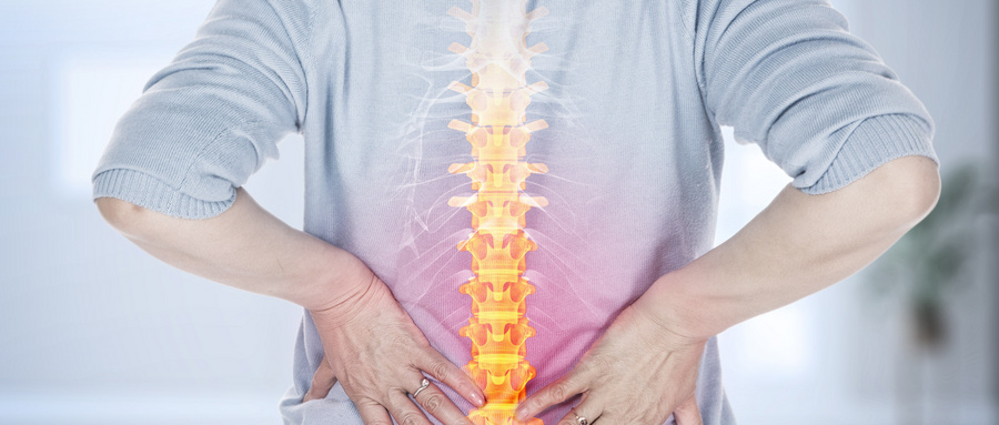 开车时腰间盘突出疼得很,开车久了腰疼是腰椎间盘突出吗