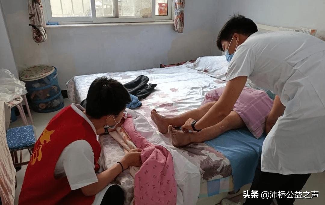 500名专家扶贫送健康义诊暖人心,医疗专家社区义诊暖人心