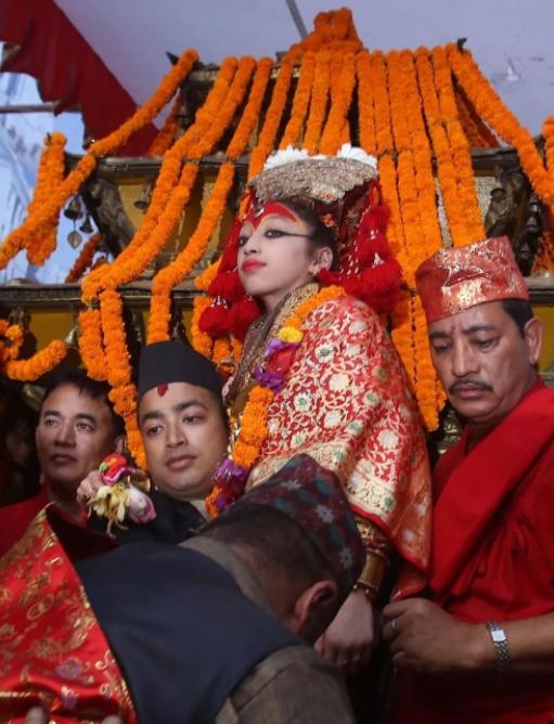 尼泊尔活女神的童年,尼泊尔活女神小时候