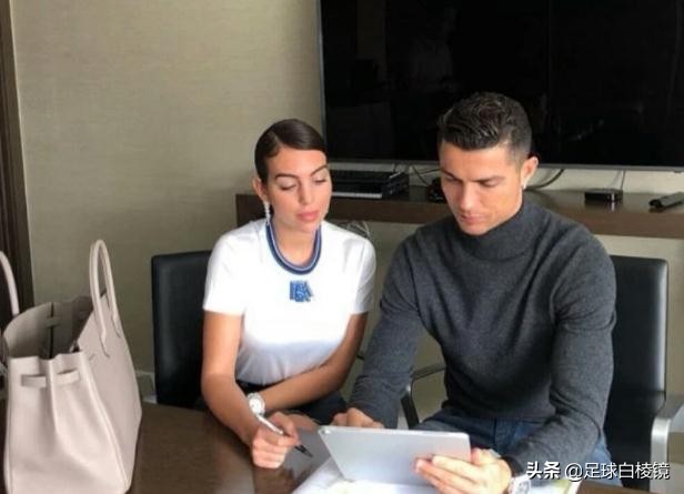 c罗植发视频完整版,c罗新发型亮相图片