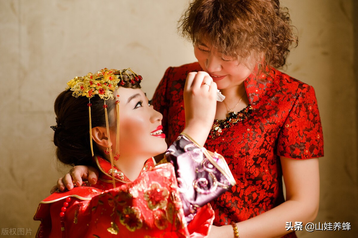 二个女儿出嫁父母有什么政策,两个女儿出嫁后老两口生活怎么办