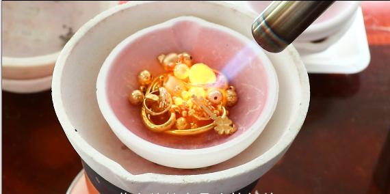 黄金回收揭秘短视频,黄金首饰哪里回收