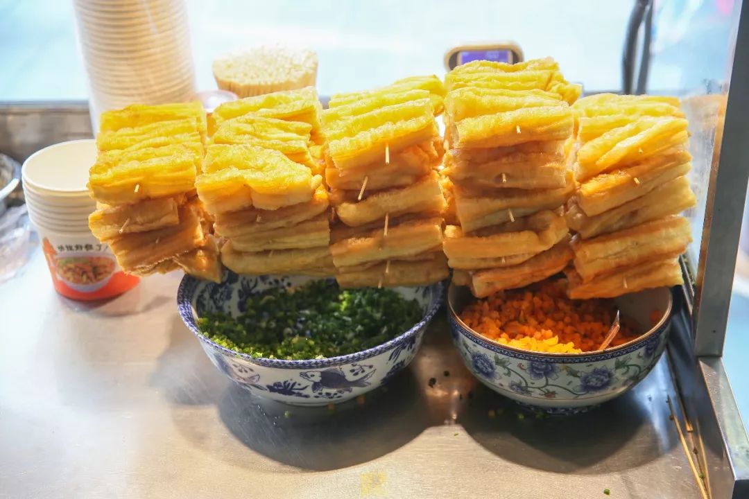 排队两小时，吃饭十分钟？传说中的老字号，真的值得排队吗？