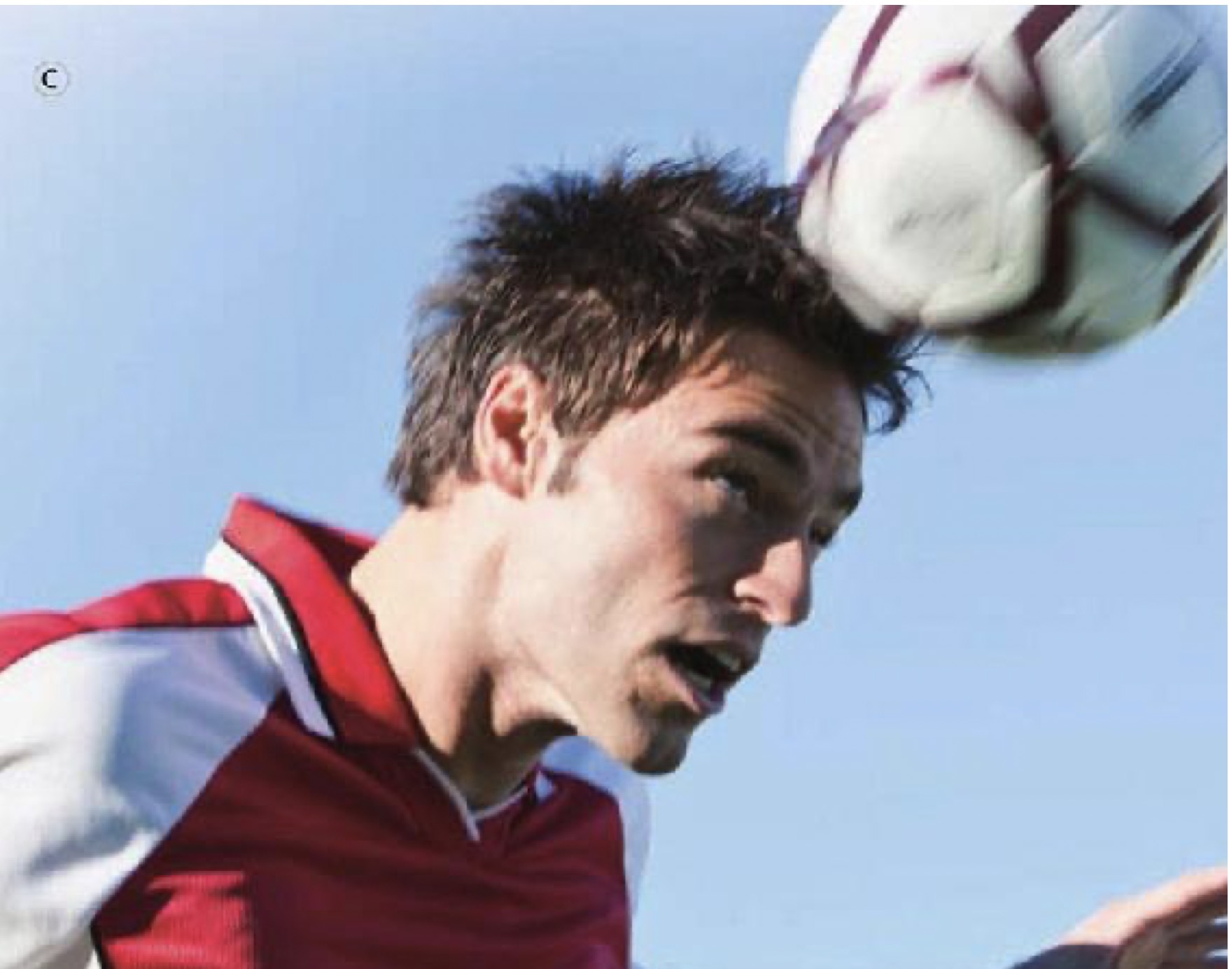 用头顶球会脑震荡吗,用头顶足球不会脑震荡吗