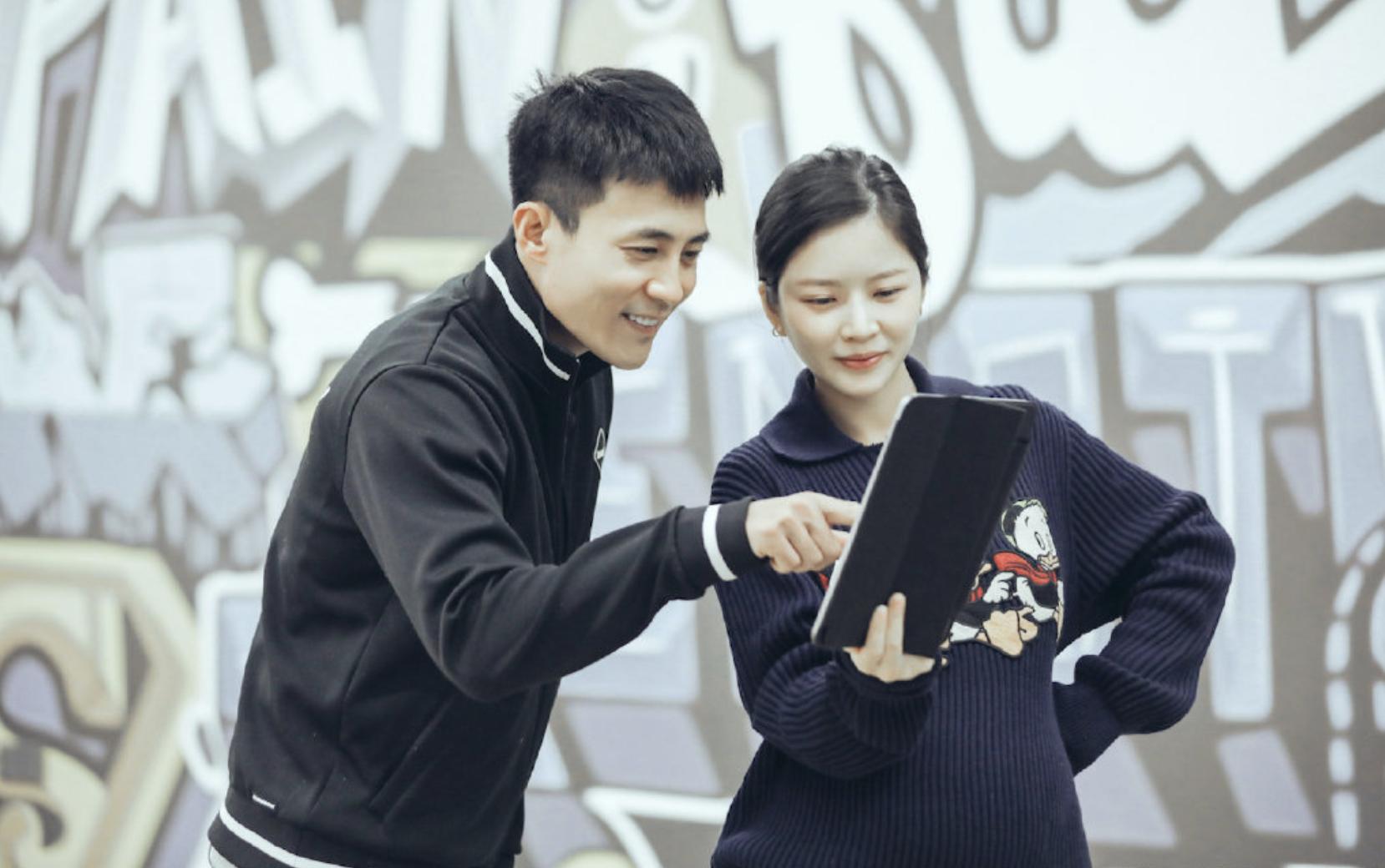 王灿孕晚期孕吐仍严重，凌晨五点胃疼醒，杜淳为她做早餐秀幸福