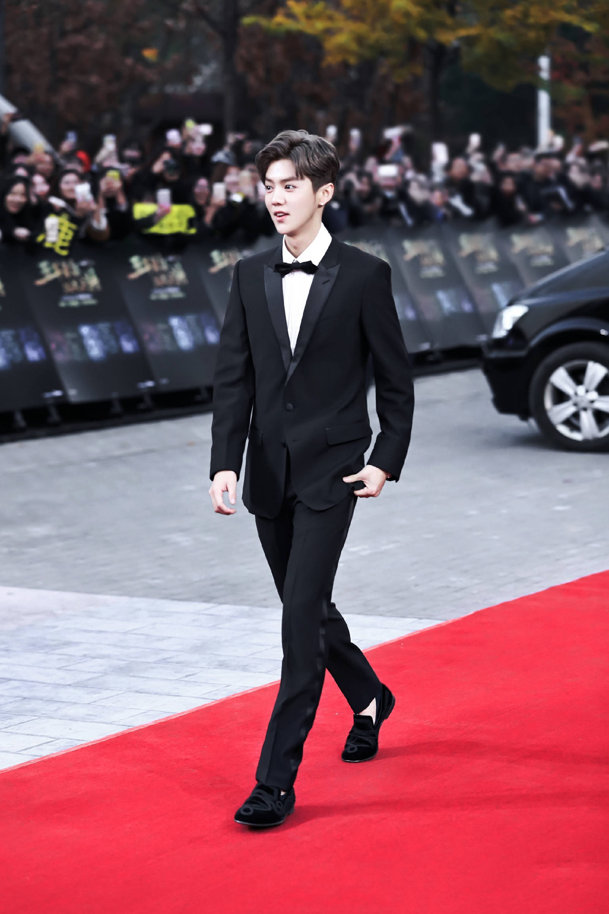 鹿晗穿西装好看吗,鹿晗穿西装好看