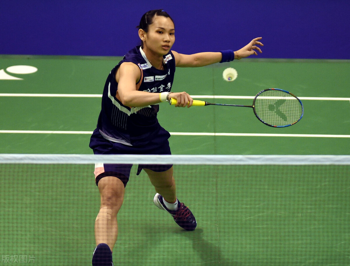 羽毛球单打发球规则常识,羽毛球正手提拉教学