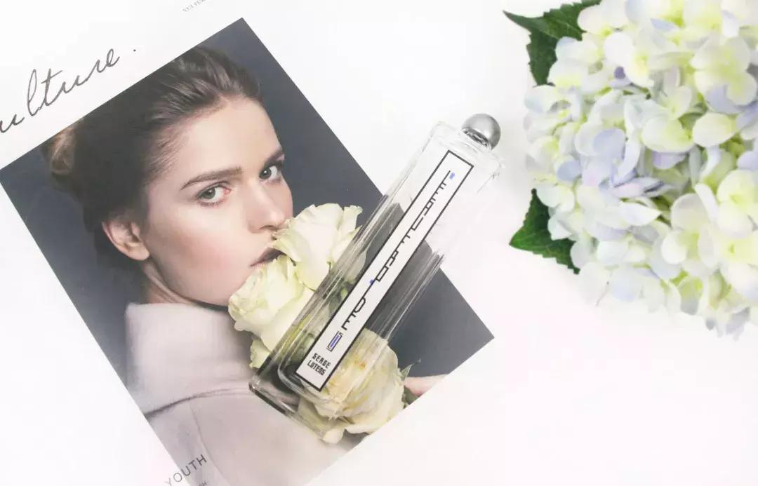 趁这些香水还没火，我先悄悄推荐给你