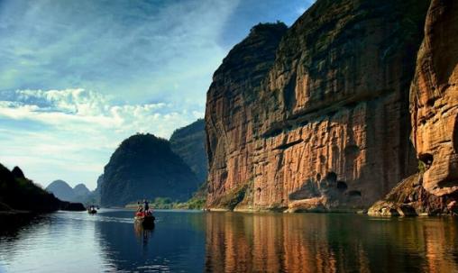 神秘的悬棺里面有什么,悬棺的千古之谜