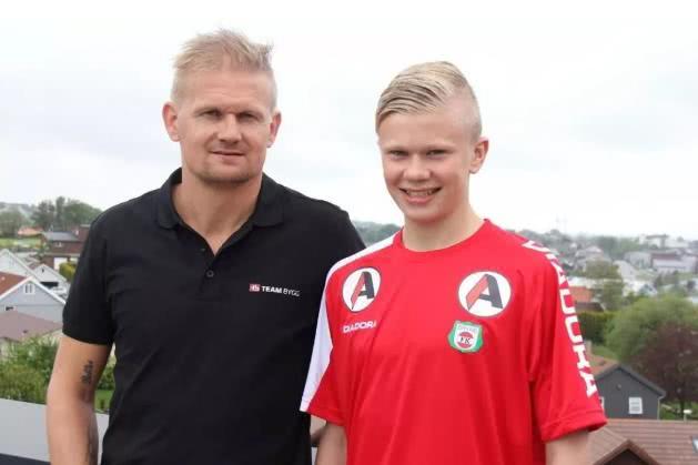 当今足坛最帅的人,当今最年轻的足球巨星