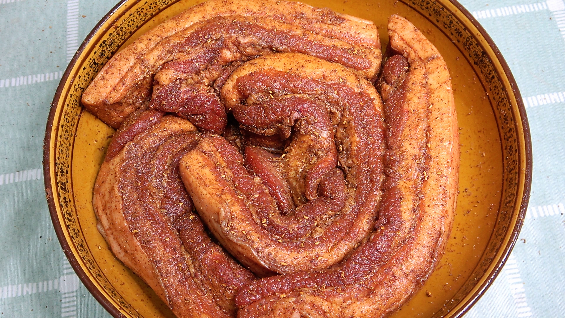 腌10斤四川腊肉放多少盐？30年比例配方告诉你，好吃不长霉