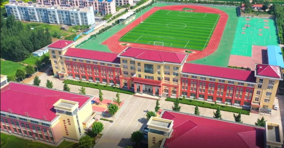 办人民满意的教育学校幼儿园,改善乡村学校环境