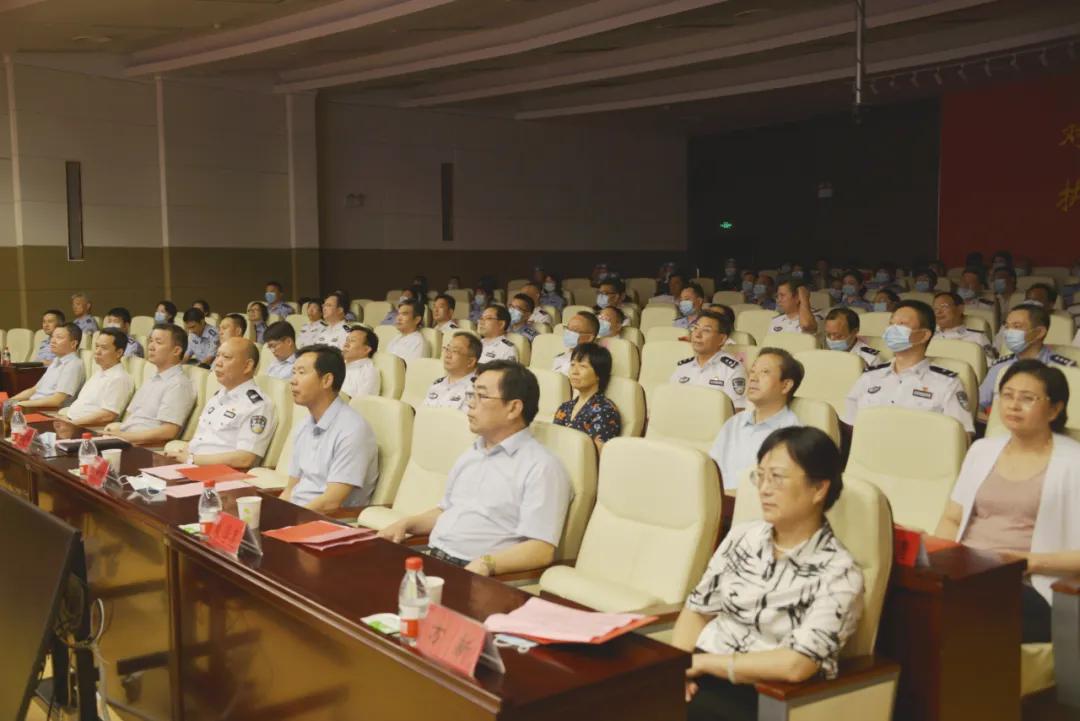 全省公安先进事迹巡回报告,省公安厅先进事迹报告会