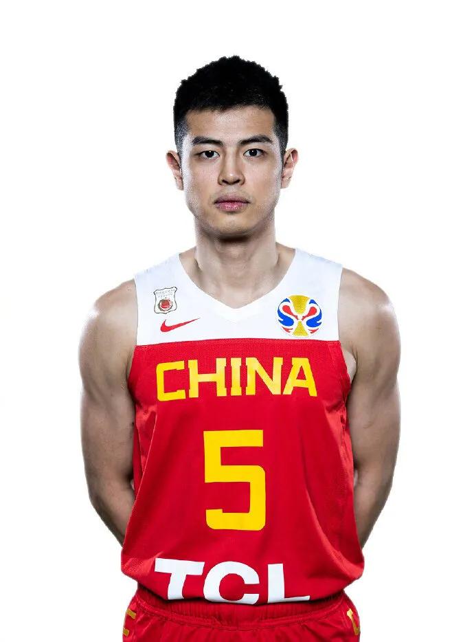 美国男篮c位定妆照,中国男篮赵睿定妆照