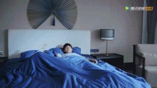 好羞耻！我熬夜刷完了一部主角不停接吻的无脑雷剧