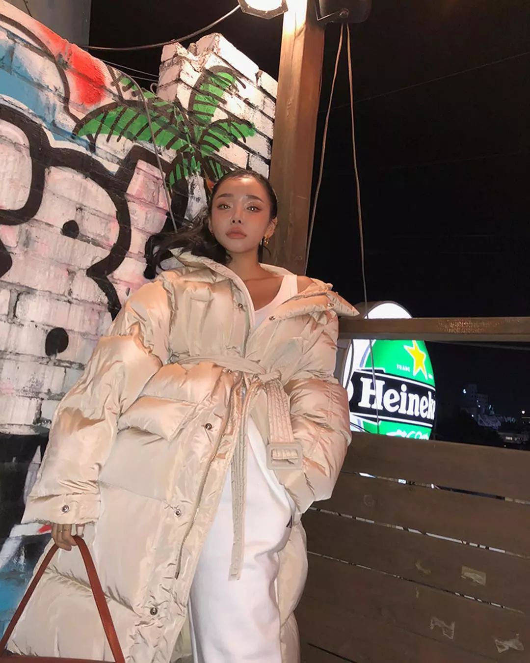 双十一大牌羽绒服打折,双十一购物狂欢节冲锋衣冬