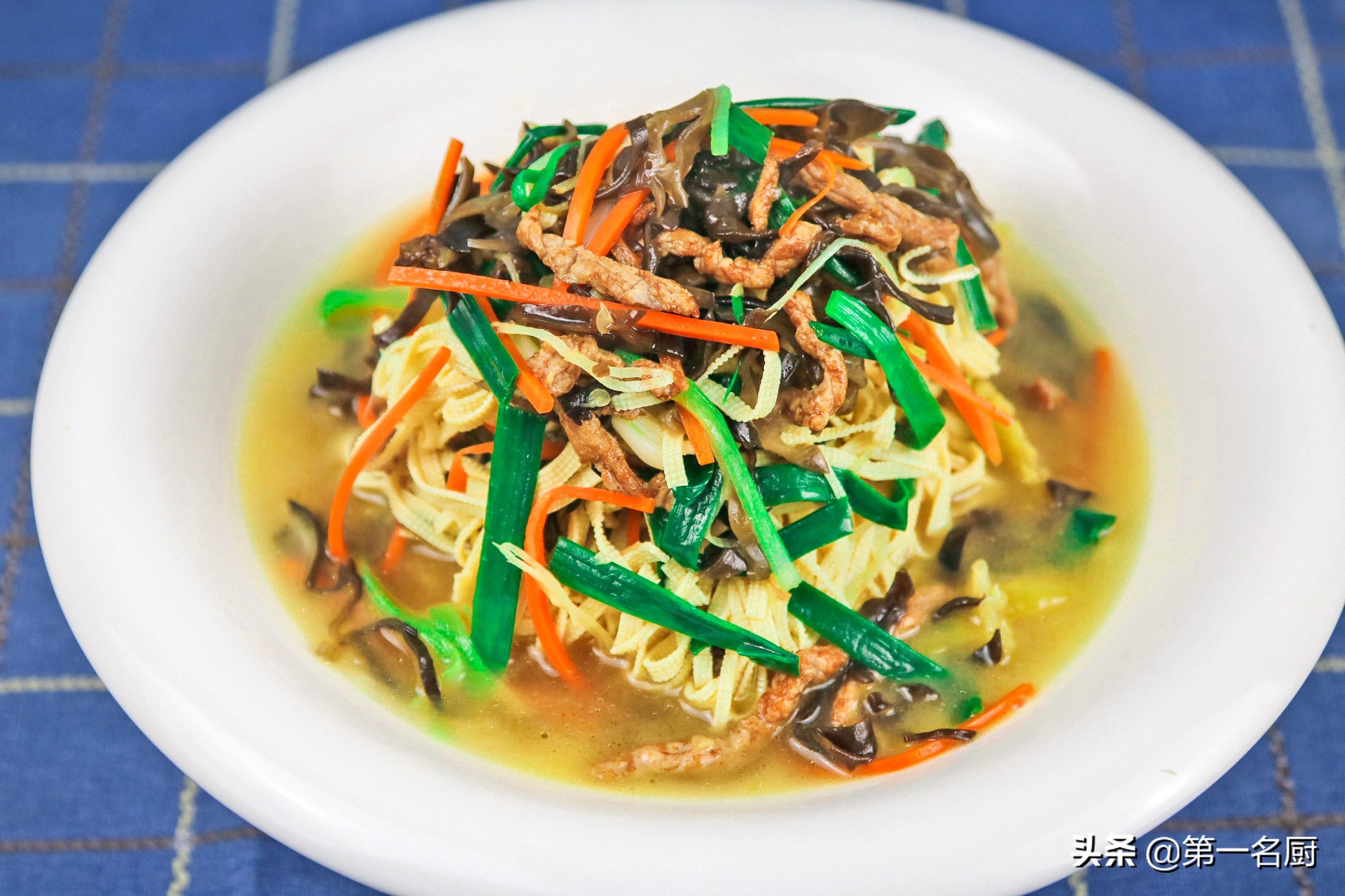 饭店的豆腐皮怎么凉拌的,四川正宗川味水煮麻辣豆腐皮做法