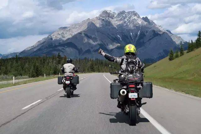 带眼镜槽的摩托头盔推荐,骑摩托戴眼镜选什么头盔