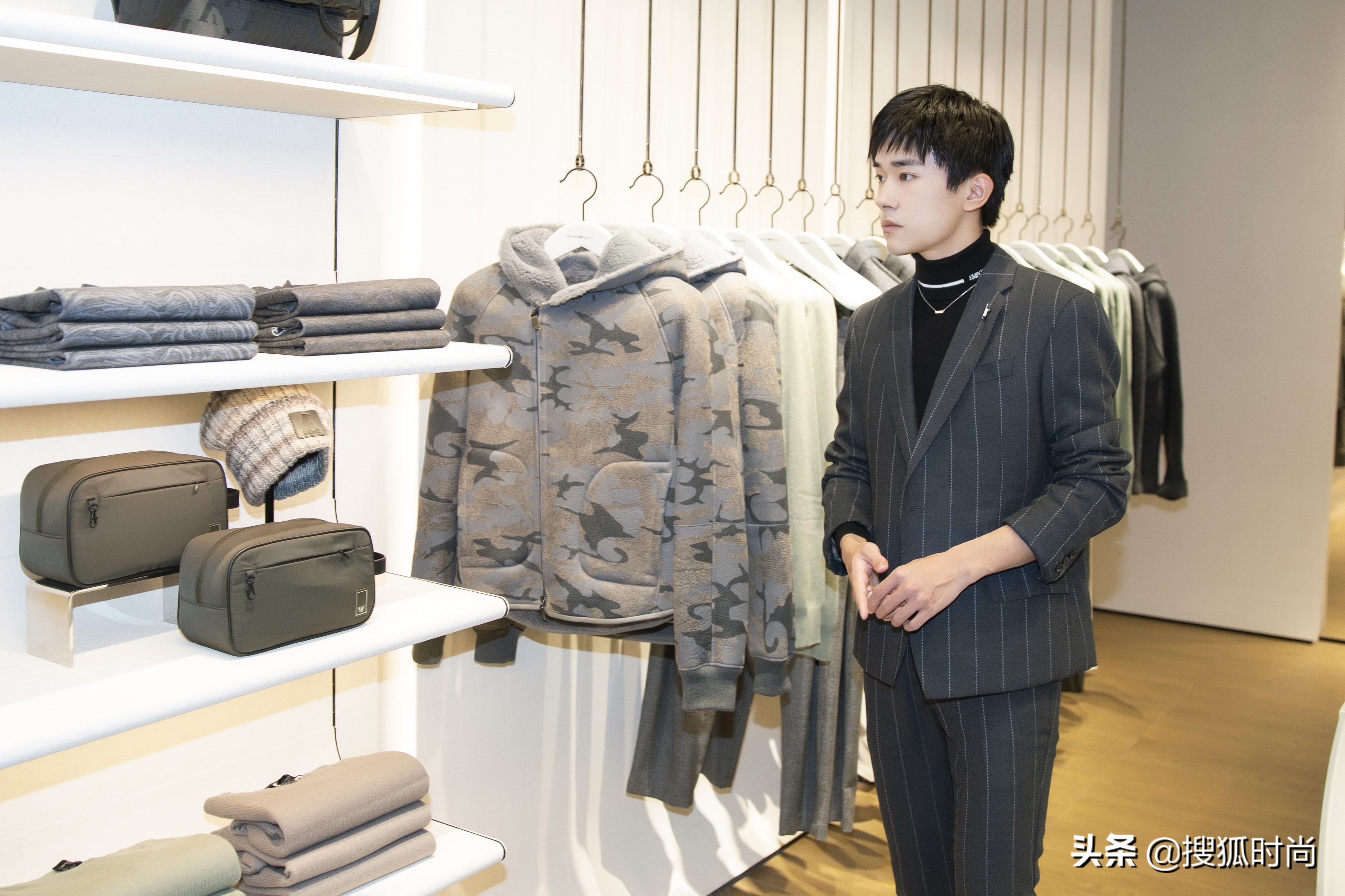 双十一预售首日李佳琦薇娅带货90亿，@cosme入驻天猫国际