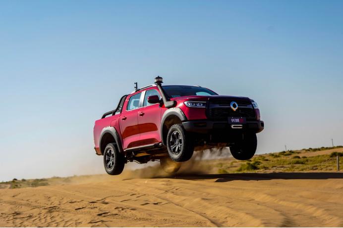 长城炮越野皮卡凭何比肩奔驰大g (比长城炮越野版更好看的越野皮卡)