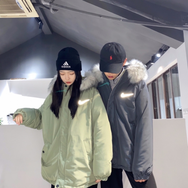 耐克衣服哪个系列穿着好看,耐克红色卫衣新年款