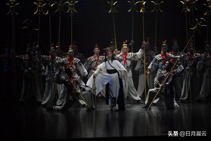 越王勾践卧薪尝胆事件简介,越王勾践卧薪尝胆感人故事及收获