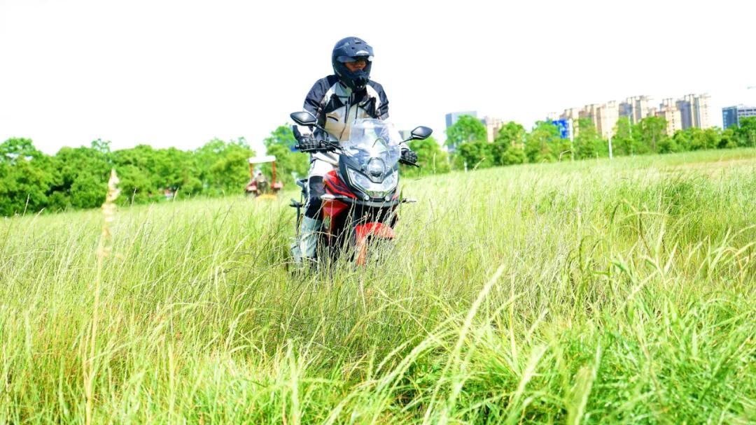 胖虎试驾：新大洲本田CBF190X终于不再是街车换壳了