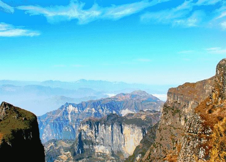 走在希望的田野上,走在希望的校园里