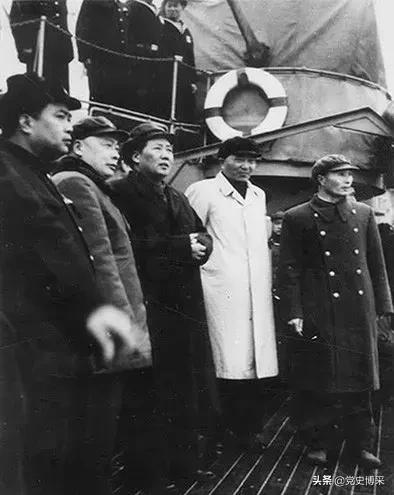 兴国走出的开国中将，受到毛*东泽**关注的东海舰队首任政委，68岁高龄率队完成人民海军首次远航