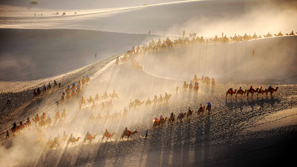 甘肃张掖和敦煌哪个好,甘肃敦煌旅游状况怎样