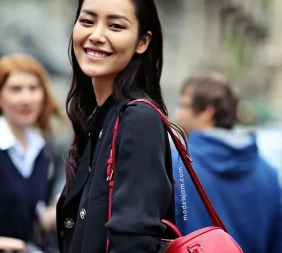 刘雯大包包推荐,刘雯同款豹纹包包