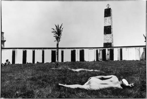 布列松摄影艺术书,布列松经典摄影作品解读