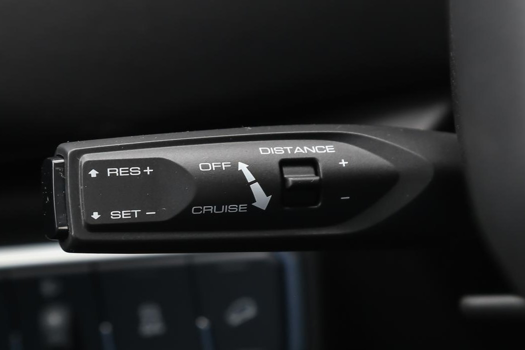 国民神车第三代哈弗h6亮点全解析,空间大动力强更省油第三代哈弗h6