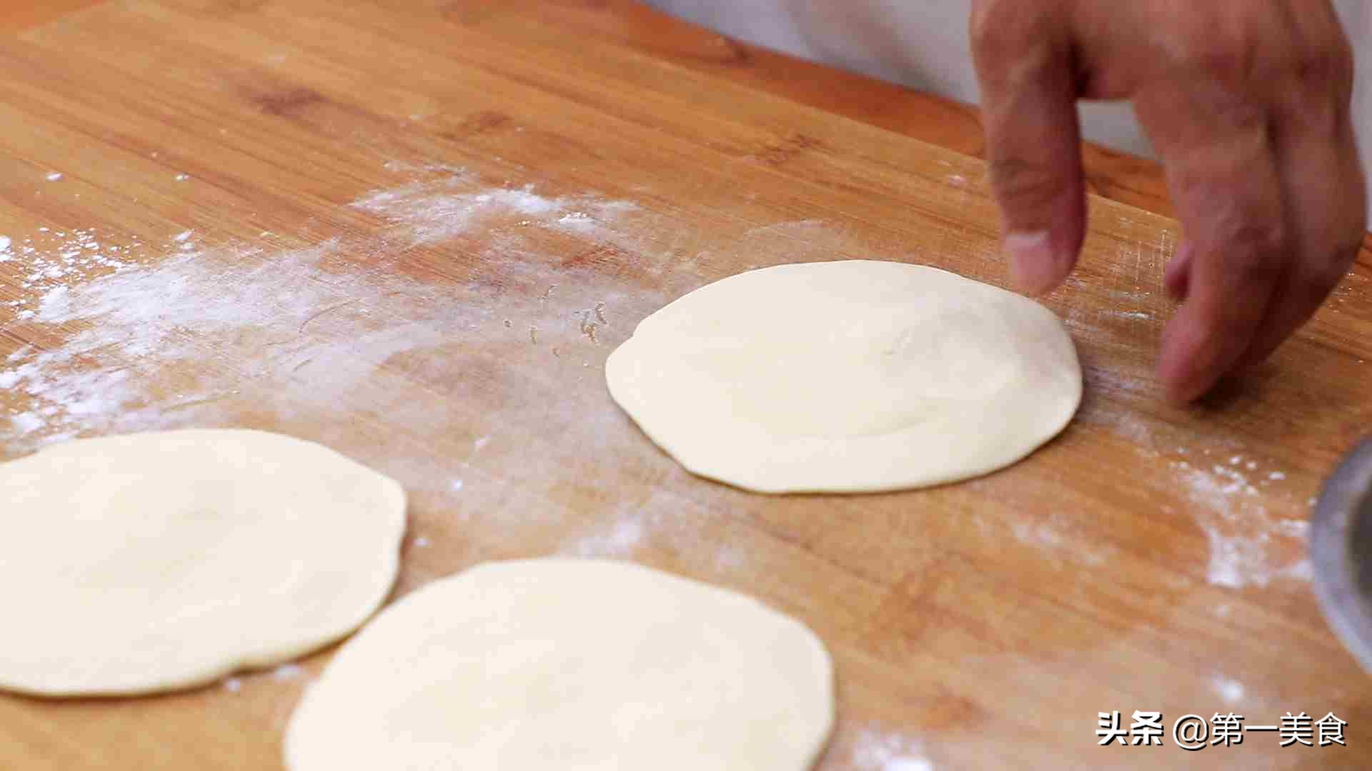 家常鸡蛋灌饼做法全过程,现做鸡蛋灌饼做法全过程