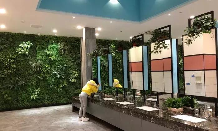 无锡梅村服务区女士停车位,高速服务区女司机专用停车位