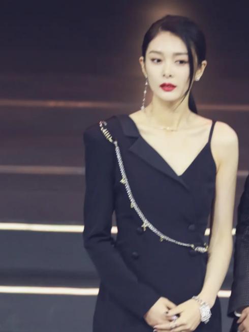 傅菁和孟美岐同框,傅菁孟美岐视频