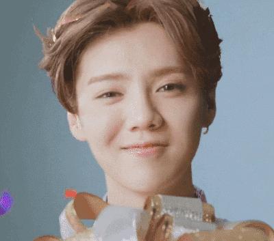 近期鹿晗热搜,鹿晗爱豆鸭