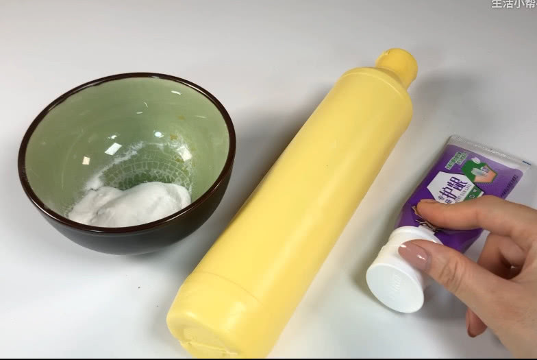 金首饰戴久了发黑没光泽，加点“便宜货”一刷，和新的一样光亮！