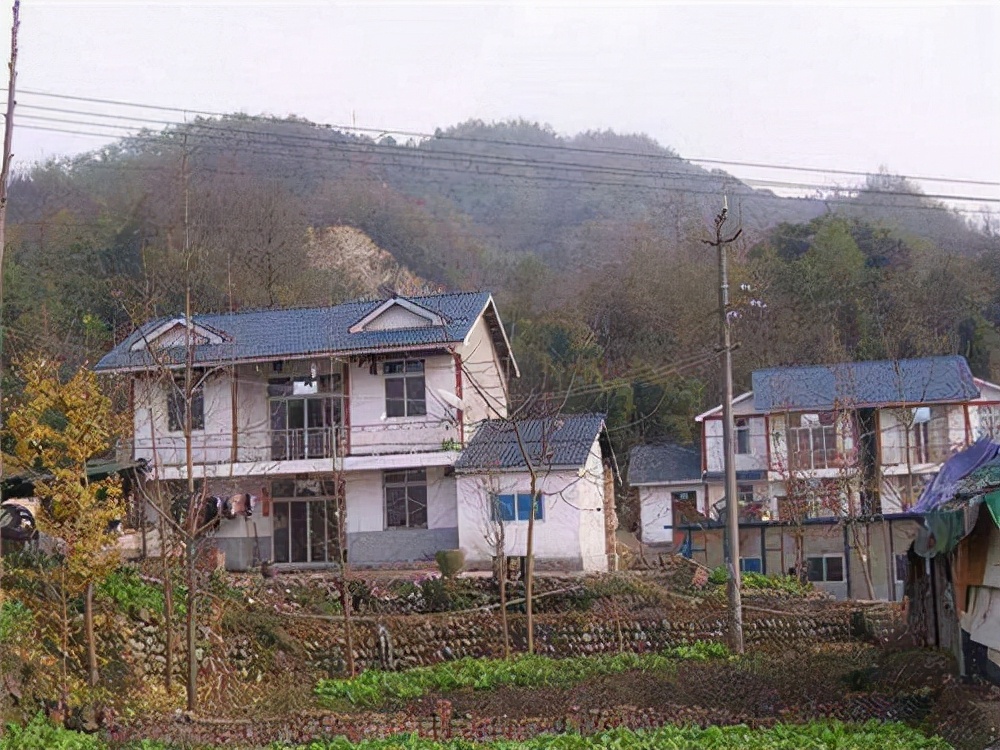 八十年代侵犯妇女判什么罪,侵犯已婚妇女触犯哪条法律