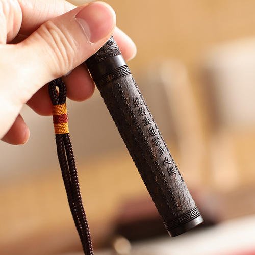 男人包里都装什么能装满,男生包里一定要装什么东西