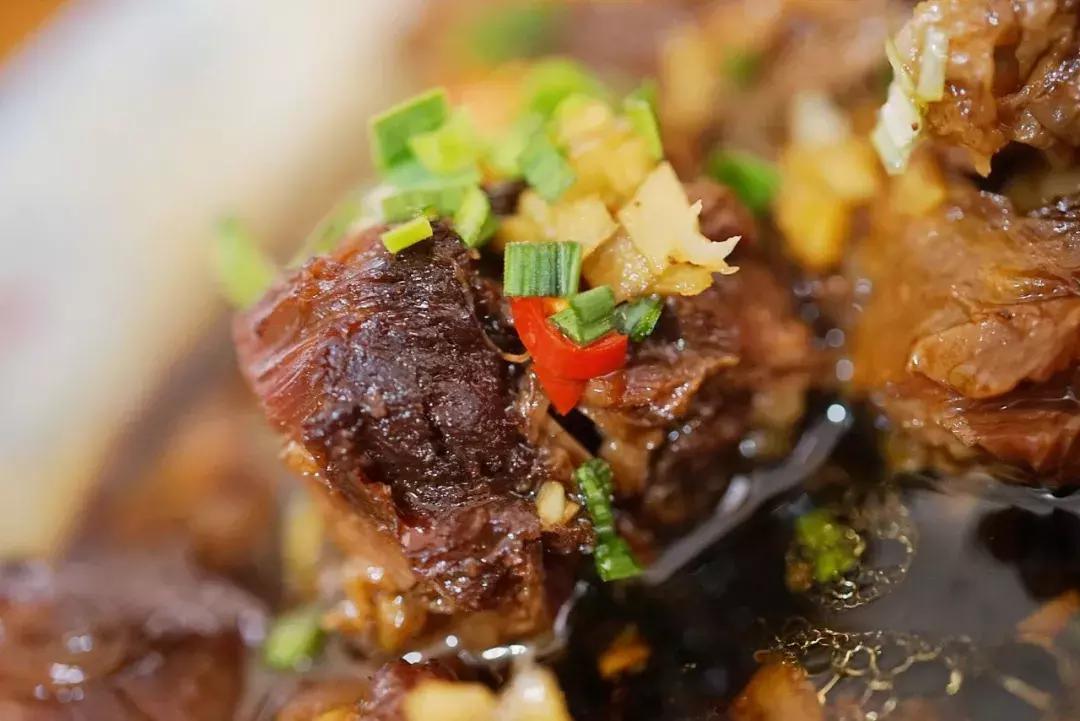 柴火灶铸铁大锅,大铁锅炖羊肉面