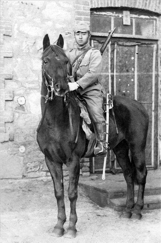 死得最窝囊得日本将军：遭民兵用长矛从肛门将他捅死