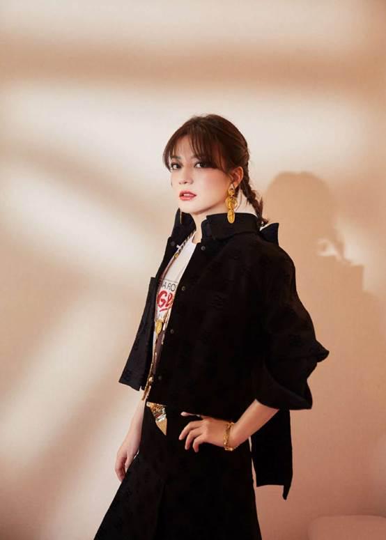 赵薇连帽卫衣穿搭,赵薇机场穿搭真时髦