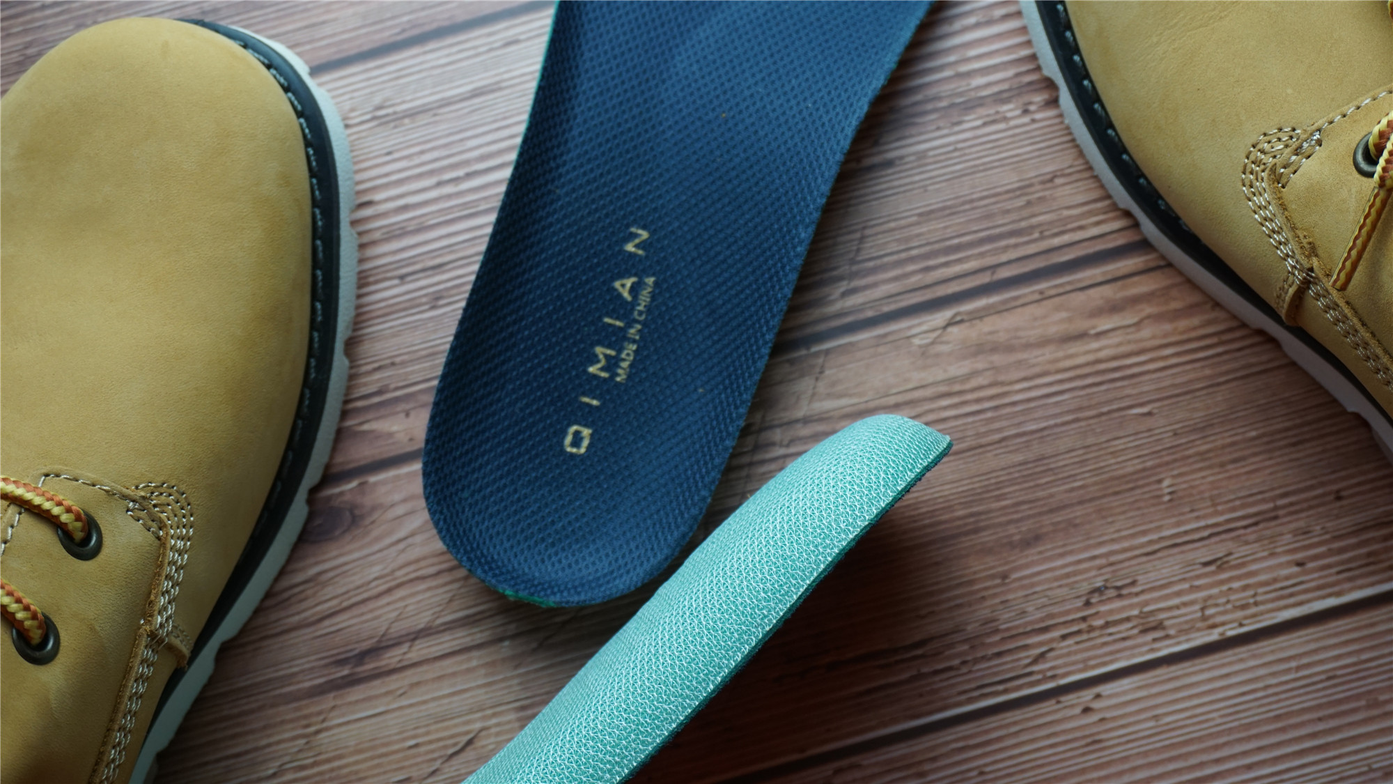 冬日踩雨必备!七面工装鞋上脚体验:不到300这材质我亏了吗?