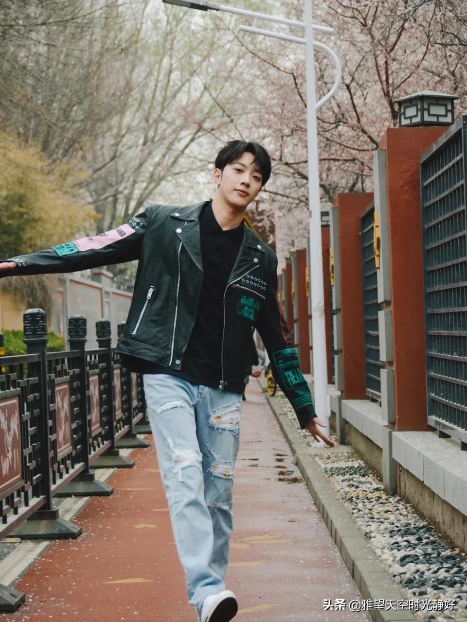 男明星西装穿搭夏季帅气,男士明星皮衣西服外套搭配