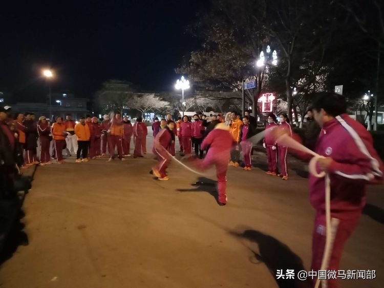 海州体育馆一路同行健步队,连云港微马海州健步队