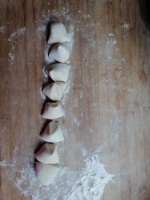 宝宝核桃红枣包子怎么做,补脑核桃包的做法