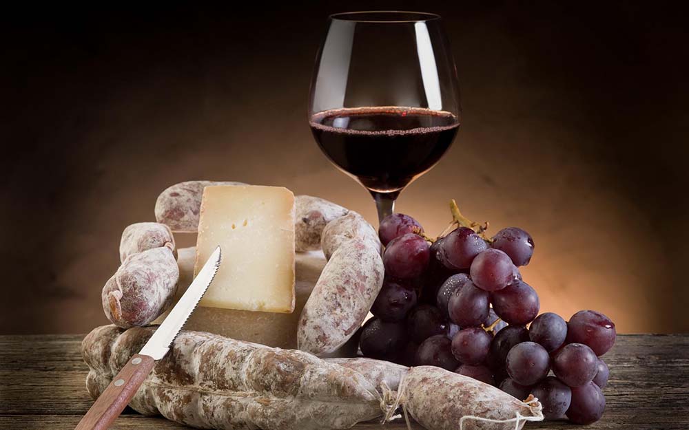 正确喝红酒的方法,女人喝红酒的正确方法