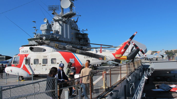 美军卖掉退役航母,美国一美元卖掉的航母