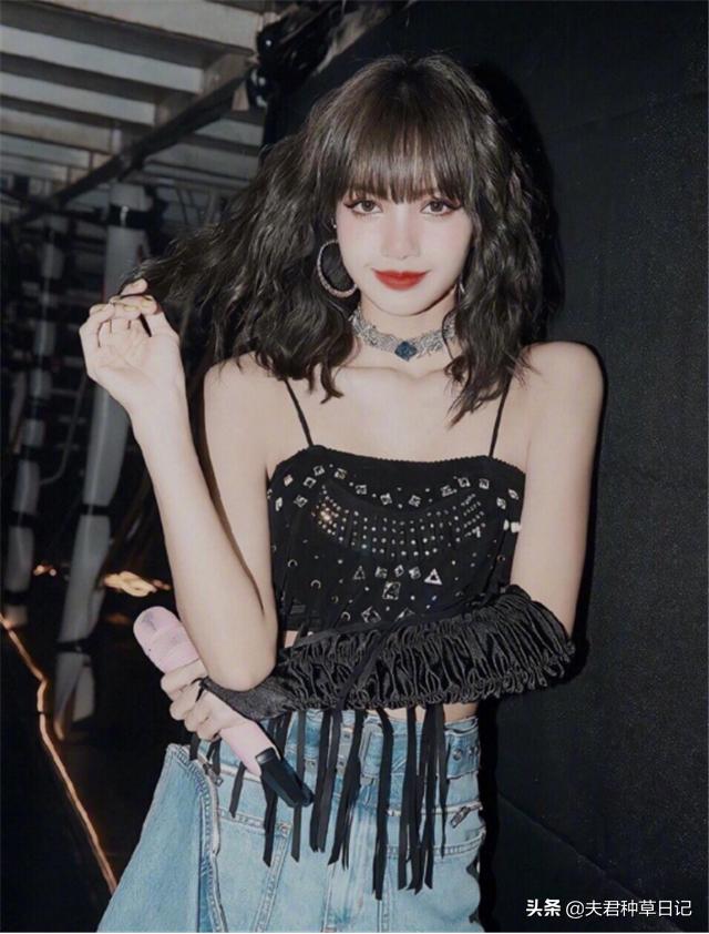 羊毛卷真的老吗,今年最流行减龄的羊毛卷